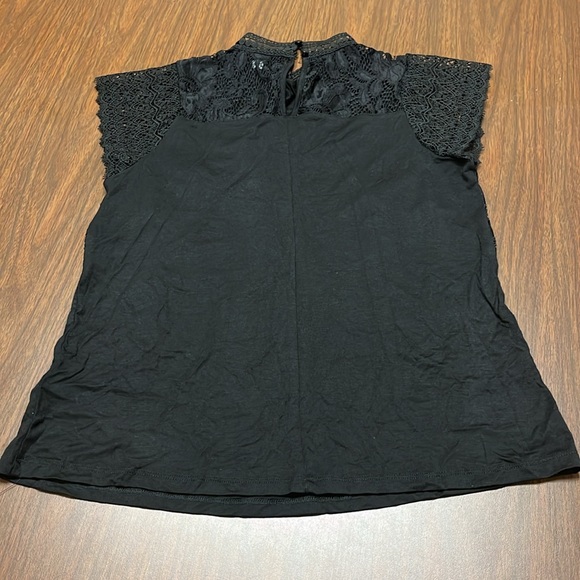 Cable & Gauge lace shoulder shirt, size small‎ - Picture 7 of 12